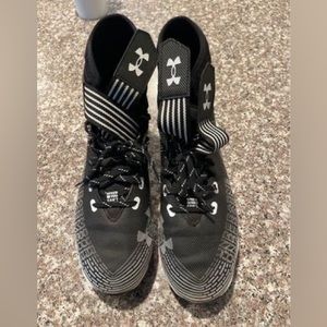 Under armour football cleats. Size 9. Barely worn for 2 weeks.